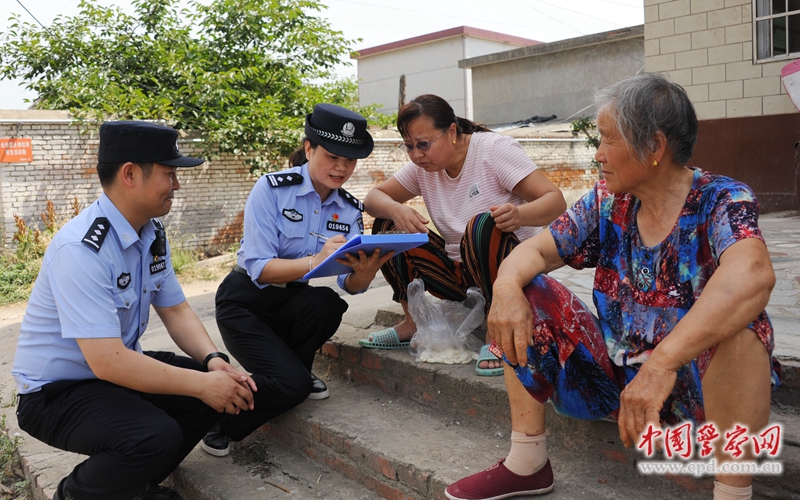 田家庵民警深入乡村开展大走访